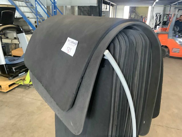Onbekend aerobic matten 22 stuks crosstrainer - afbeelding 2 van  5