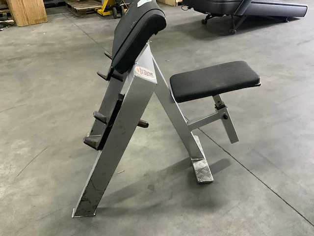 Onbekend biceps curl bench krachtstation - afbeelding 1 van  3