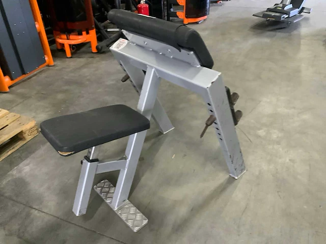 Onbekend biceps curl bench krachtstation - afbeelding 3 van  3