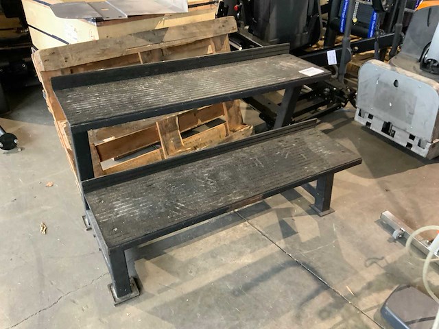 Onbekend kettlebell rek krachtstation - afbeelding 1 van  3