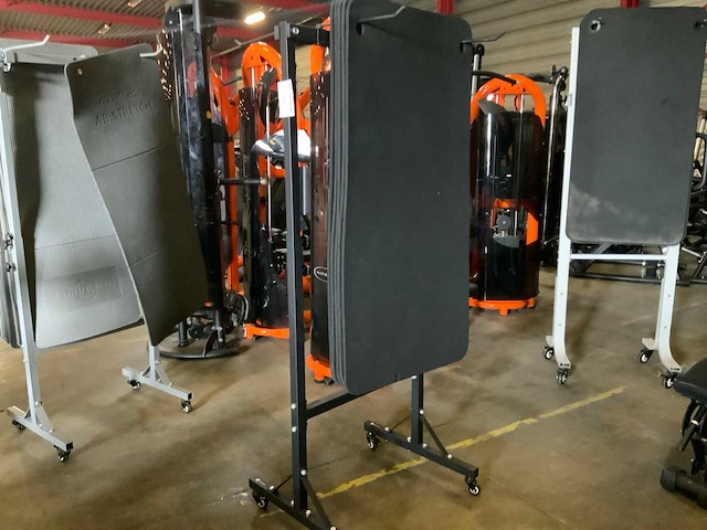 Onbekend matten met rek 5 stuks krachtstation - afbeelding 1 van  3