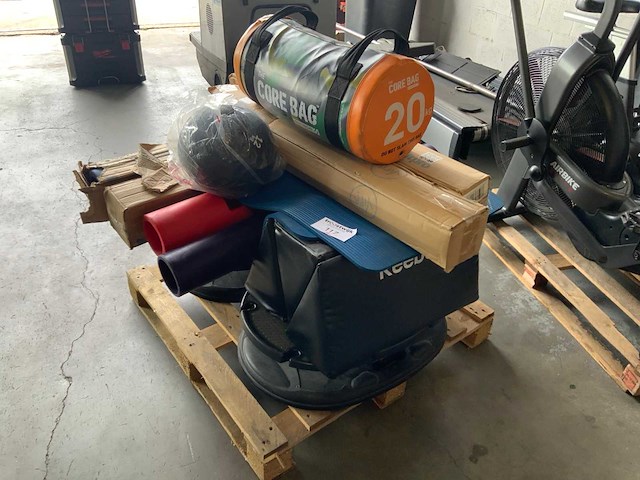Onbekend mistery box krachtstation - afbeelding 1 van  6