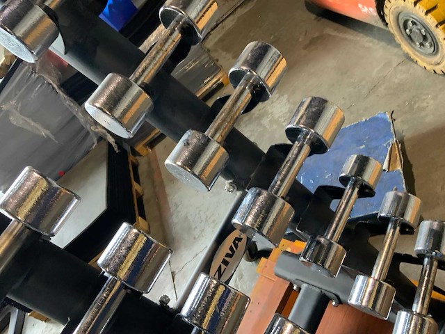 Onbekend mix dumbellset krachtstation - afbeelding 9 van  10