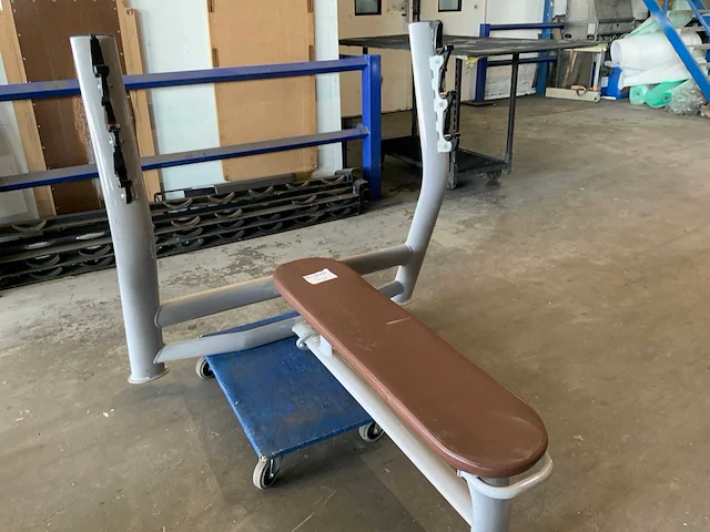 Onbekend olympic flat bench press krachtstation - afbeelding 2 van  4