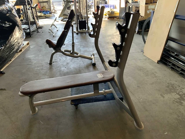 Onbekend olympic flat bench press krachtstation - afbeelding 3 van  4