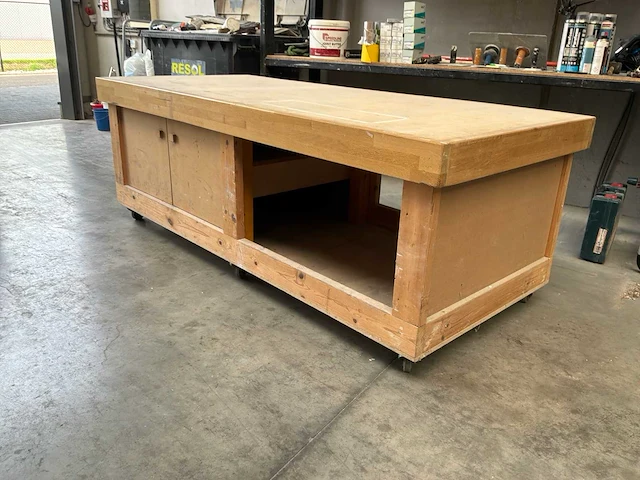 Onbekend werktafel - afbeelding 1 van  4