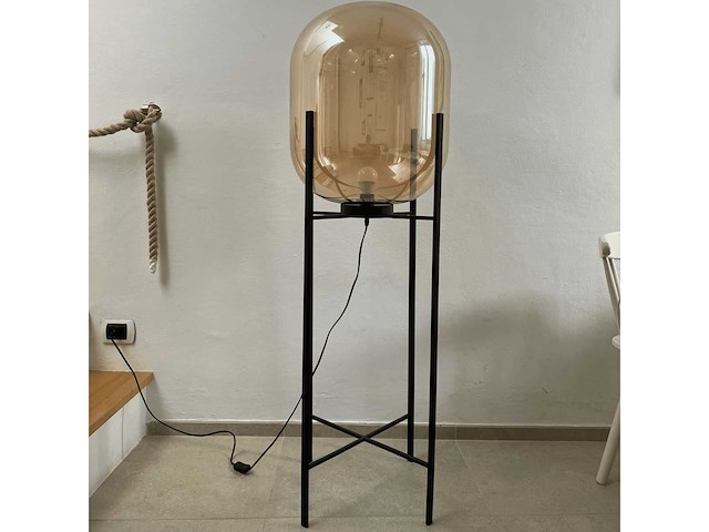 Onda vloerlamp 140 cm - licht amber - afbeelding 1 van  5