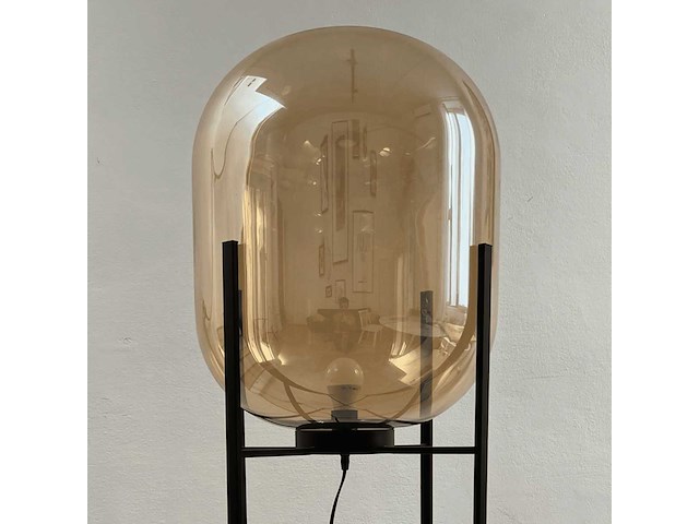 Onda vloerlamp 140 cm - licht amber - afbeelding 1 van  3