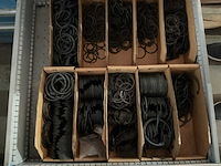 Onderdelen listerkast met inhoud - afbeelding 2 van  2