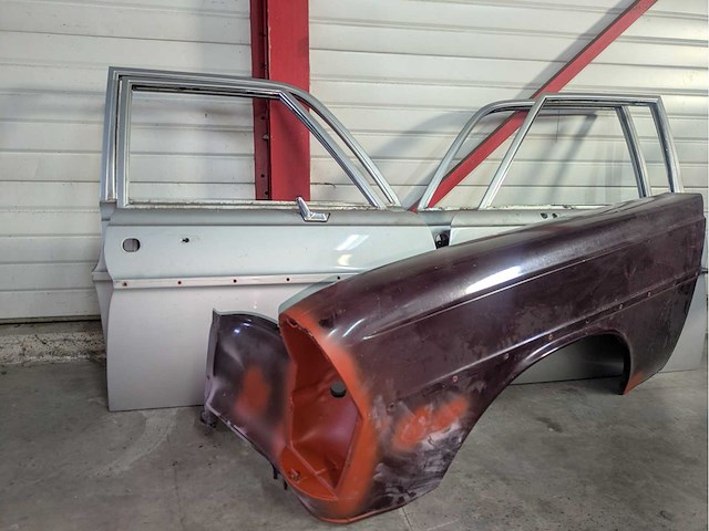 Onderdelen mercedes w108 - afbeelding 1 van  6
