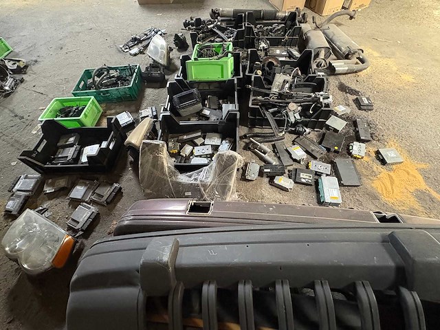Onderdelen partij - bmw en jeep - part - afbeelding 16 van  20