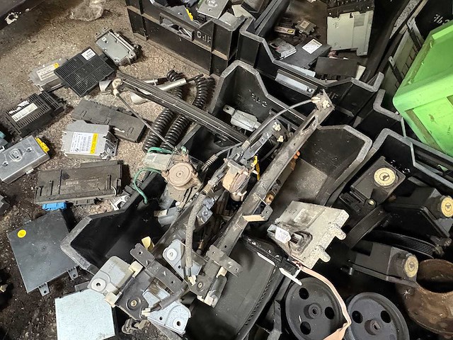 Onderdelen partij - bmw en jeep - part - afbeelding 3 van  15