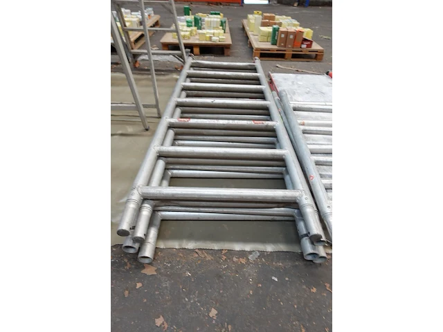 Onderdelen steiger altrex - afbeelding 2 van  5
