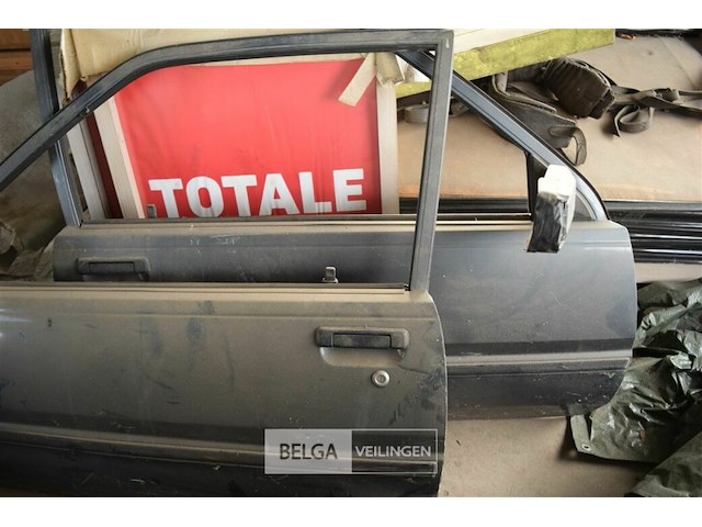 Onderdelen toyota starlett 2 deuren, motorkap en koffer - afbeelding 4 van  5