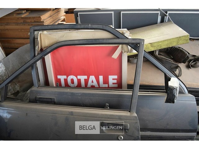 Onderdelen toyota starlett 2 deuren, motorkap en koffer - afbeelding 5 van  5