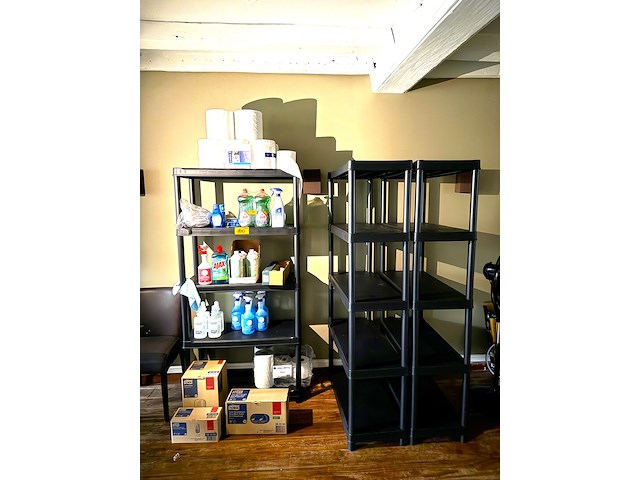 Onderhoudsproducten en pvc rekken - afbeelding 1 van  10