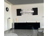 Onderkast - zwarte lak - glazen plaat (240 cm lang, 65 cm hoog, 42 cm diep) - afbeelding 3 van  3