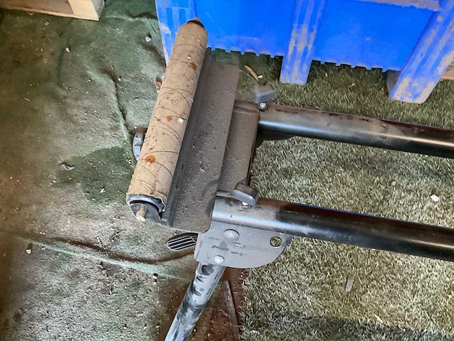 Onderstel afkortzaag met rollebaan - afbeelding 4 van  5