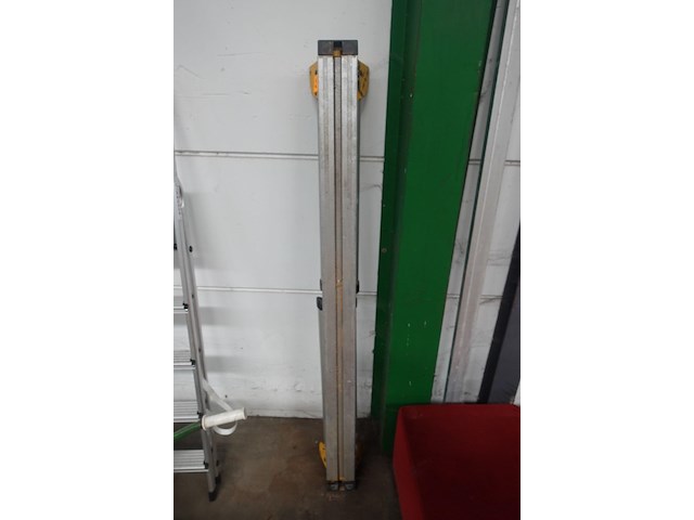 Onderstel voor zaagmachine - afbeelding 1 van  2