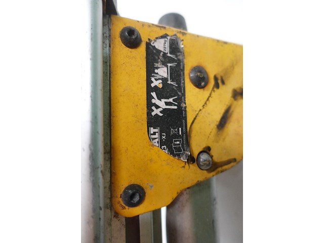 Onderstel voor zaagmachine - afbeelding 2 van  2