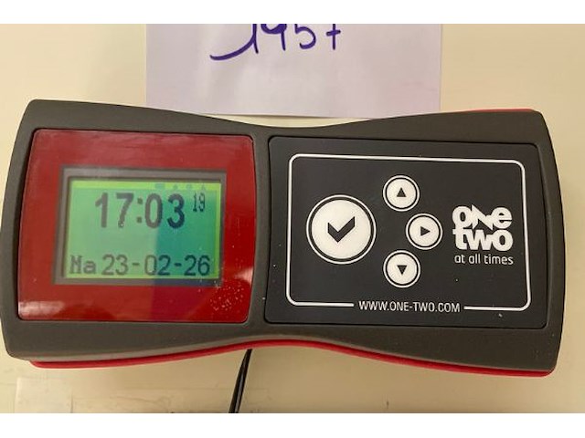 One two prikklok - afbeelding 2 van  2