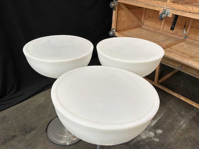 Ongebrandde magiër verlichte sta-tafel - afbeelding 3 van  9