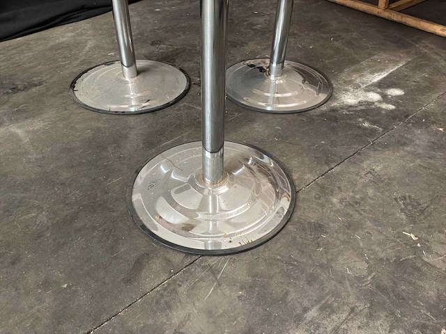 Ongebrandde magiër verlichte sta-tafel - afbeelding 4 van  9