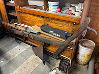 Ongebrandmerkt oud os-ploeg - afbeelding 1 van  11