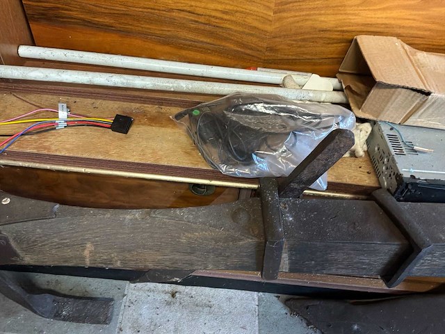 Ongebrandmerkt oud os-ploeg - afbeelding 9 van  11