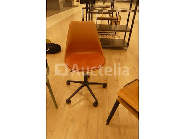 Ongelijke stoel- en fauteuilsset - afbeelding 2 van  10