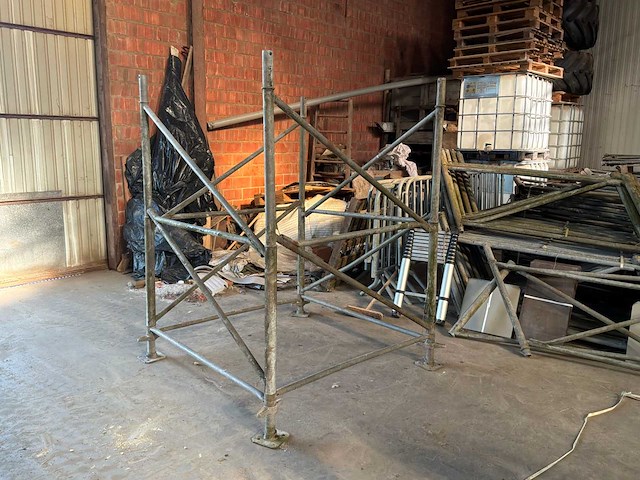 Ongemerkte steigers - 1985 titan tower - afbeelding 9 van  16