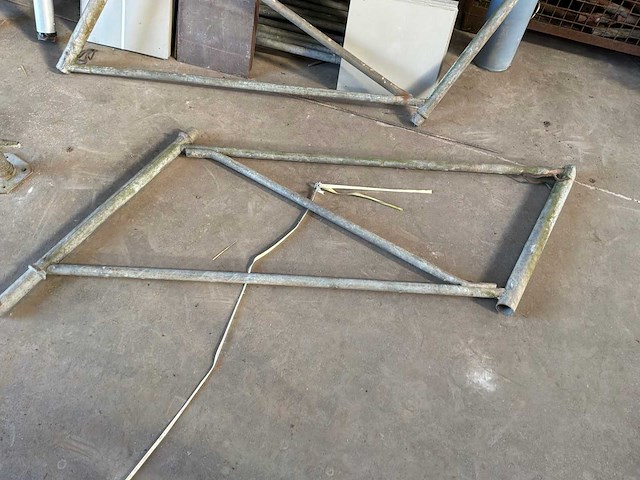 Ongemerkte steigers - 1985 titan tower - afbeelding 12 van  16