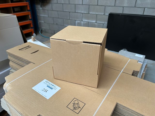 Ongeveer 300 dozen - afbeelding 1 van  4