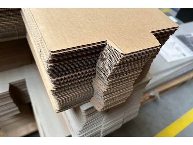 Ongeveer 300 dozen - afbeelding 3 van  4