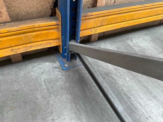 Ongeveer 33,3 lopende meter palletstelling - afbeelding 2 van  17