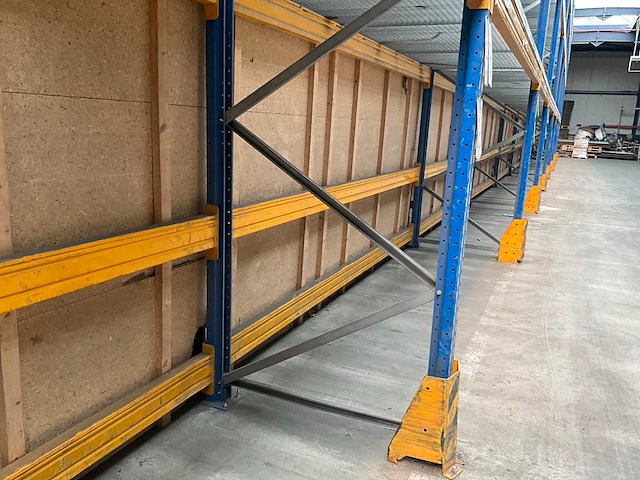 Ongeveer 33,3 lopende meter palletstelling - afbeelding 3 van  17