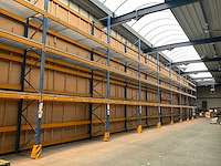 Ongeveer 33,3 lopende meter palletstelling