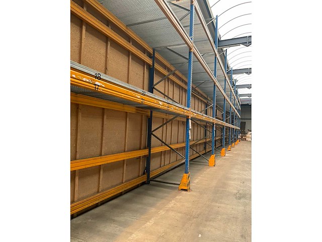 Ongeveer 33,3 lopende meter palletstelling - afbeelding 13 van  17