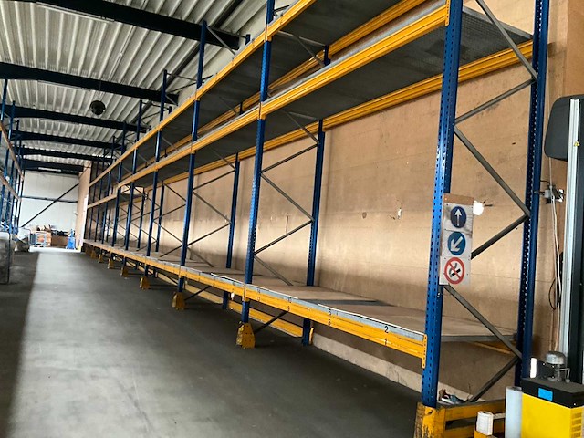 Ongeveer 33,3 lopende meter palletstelling - afbeelding 10 van  17