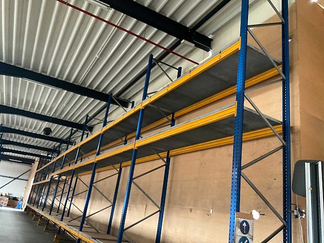 Ongeveer 33,3 lopende meter palletstelling - afbeelding 11 van  17