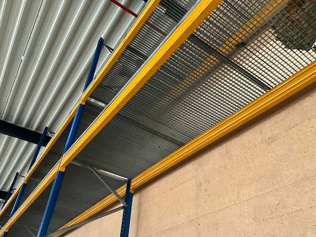 Ongeveer 33,3 lopende meter palletstelling - afbeelding 13 van  17