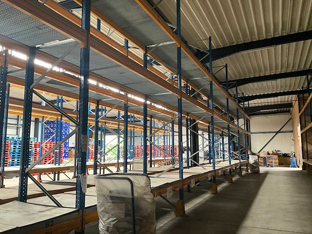 Ongeveer 37 lopende meter palletstelling - afbeelding 7 van  17