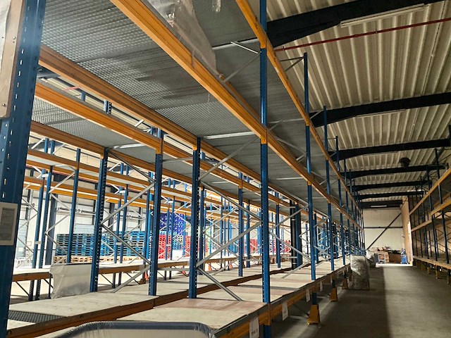 Ongeveer 37 lopende meter palletstelling - afbeelding 11 van  17