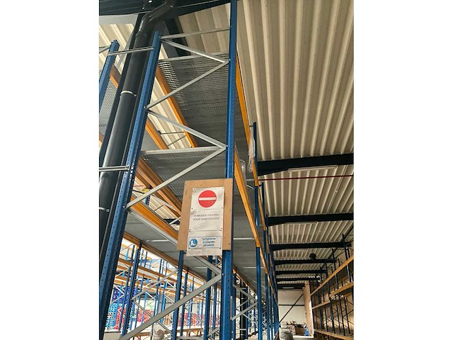 Ongeveer 37 lopende meter palletstelling - afbeelding 12 van  17