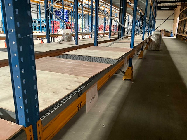 Ongeveer 37 lopende meter palletstelling - afbeelding 15 van  17