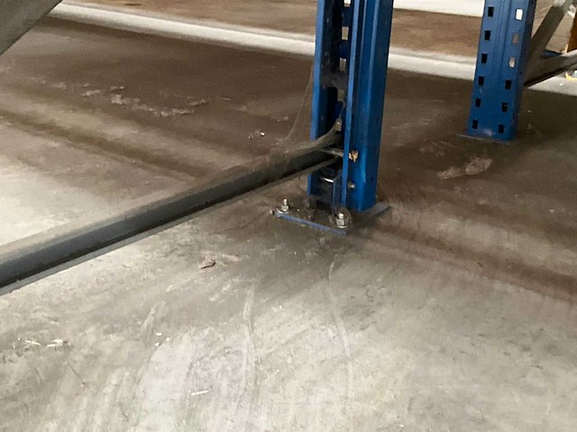 Ongeveer 37 lopende meter palletstelling - afbeelding 3 van  17