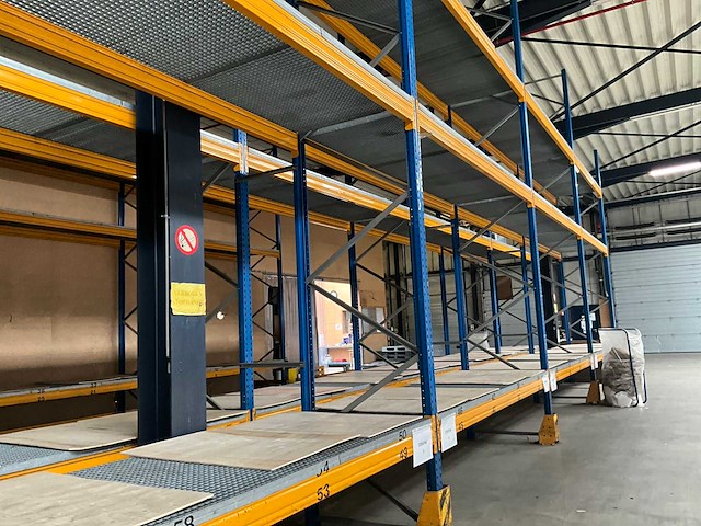 Ongeveer 37 lopende meter palletstelling - afbeelding 7 van  17