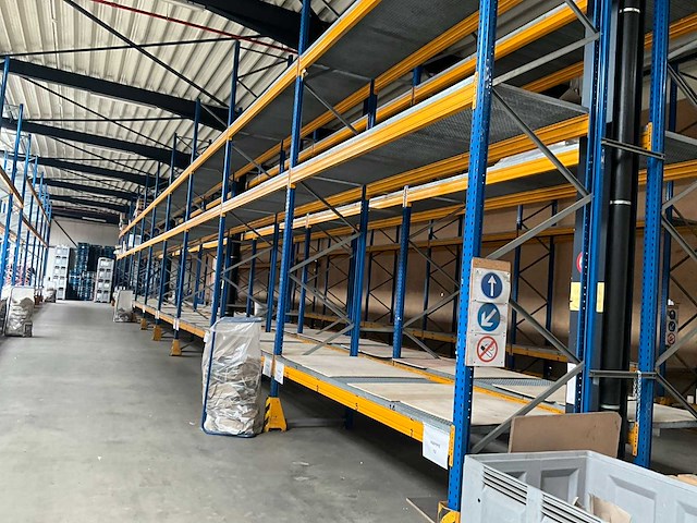 Ongeveer 37 lopende meter palletstelling - afbeelding 11 van  17