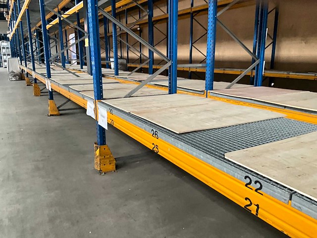 Ongeveer 37 lopende meter palletstelling - afbeelding 15 van  17