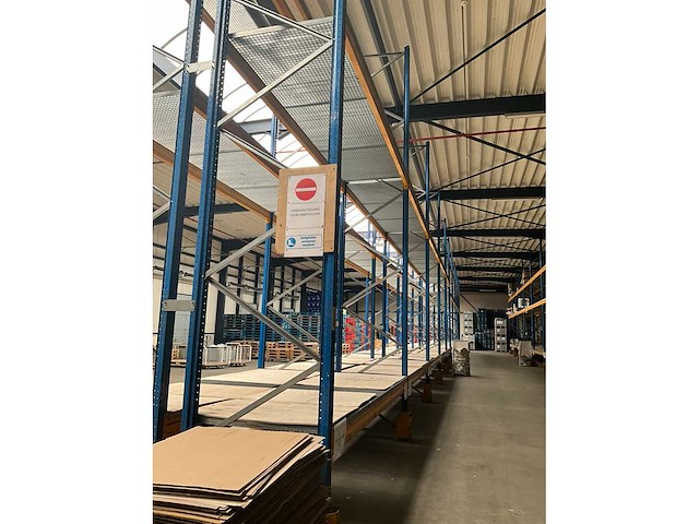 Ongeveer 37 lopende meter palletstelling - afbeelding 11 van  17